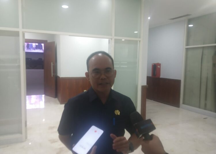 Ketua Komisi V DPRD Banten, Yeremia Mendrofa. (LUTFI/SATELITNEWS.COM)