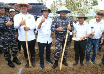 Pemprov Banten mendukung gerakan tanam Sorgum nasional, yang diinisiasi oleh TNI Angkatan Laut bersama Kadin Banten, di Kecamatan Cileles, Kabupaten Lebak, Kamis (24/11/2022). (ISTIMEWA)