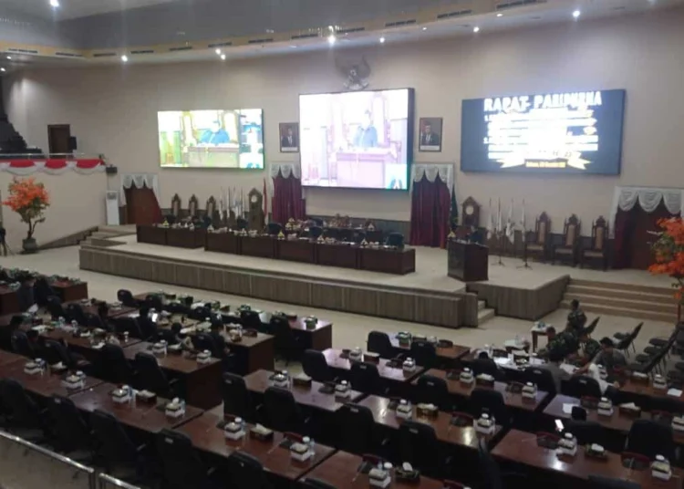 Rapat Paripurna tentang Penyampaian Nota Pengantar Gubernur mengenai Raperda tentang Pencabutan Perda Provinsi Banten. (ISTIMEWA)