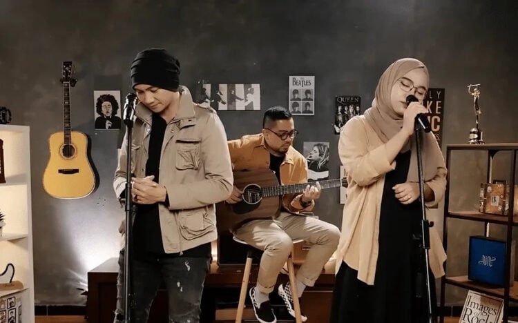 Bukan Kekasih Sempurna – Indah Yastami Feat Anji & Ade Govinda