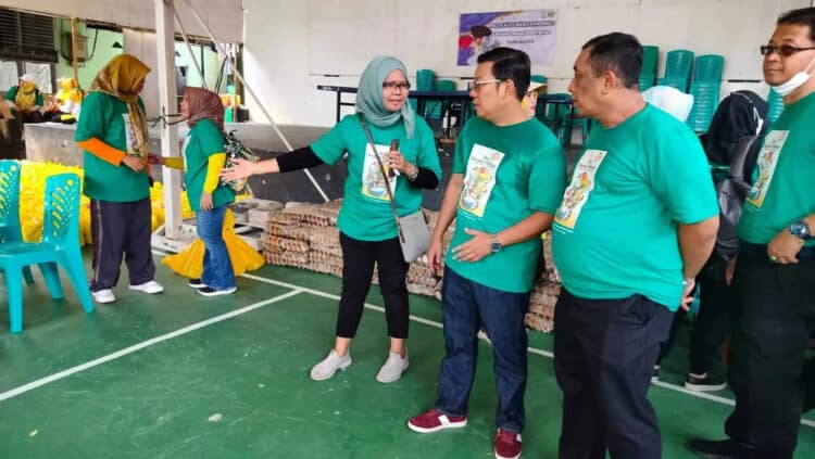 Bapanas dan Pemkab Serang, bagikan ribuan telur untuk masyarakat. (ISTIMEWA)