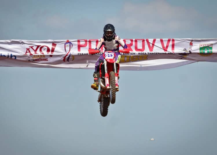Foto Aksi Atlet Cabor Motocross Porprov VI Banten