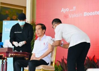 Presiden Jokowi Disuntik Vaksin Booster Kedua, Buatan Dalam Negeri