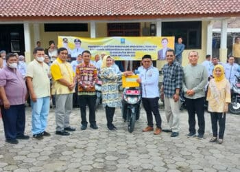 Bupati Serang Ratu Tatu Chasanah, memfasilitasi Tenaga Kerja Sosial Kecamatan (TKSK), motor dinas. Motor dinas itu, untuk mendukung optimalisasi kegiatan TKSK di wilayahnya masing-masing. (ISTIMEWA)
