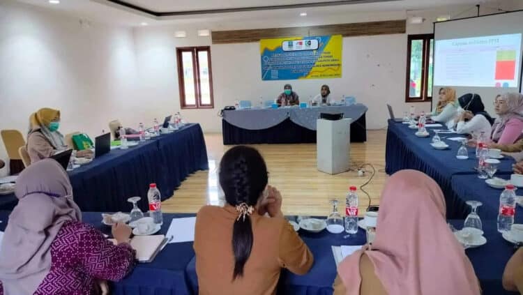 Para tenaga kesehatan dan Pegiat Kesehatan di Kabupaten Serang, melakukan pertemuan untuk membahas penanganan TBC. (ISTIMEWA)