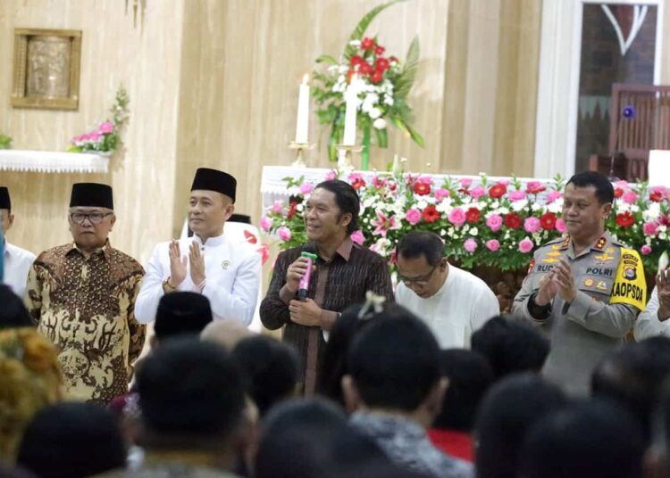 Pada perayaan Natal 2022, Al Muktabar periksa sejumlah gereja di Kota Serang, Minggu (25/12/2022). (ISTIMEWA)