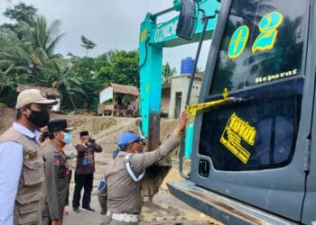Tambang pasir di Mancak, Kabupaten Serang, disegel Satpol PP, Jumat (30/12/2022). (SIDIK/SATELITNEWS.COM)