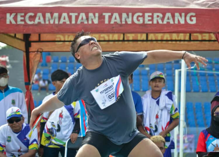 Foto Aksi Atlet Lempar Lembing dan Cakram di Peparprov IV Banten