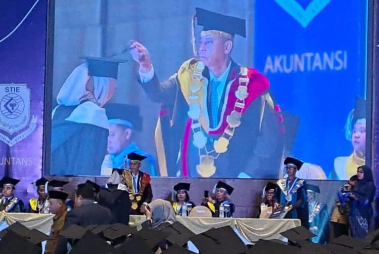 Ratusan Wisudawan STE PPI Citra Raya Resmi Sandang Gelar Sarjana