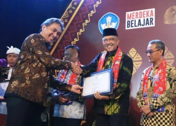 Pemprov Banten, raih 5 penghargaan dari Kementerian Pendidikan Kebudayaan Riset dan Teknologi (Kemendikbud Ristek). Empat penghargaan, kategori Warisan Budaya Tak Benda (WBTB) dan satu penghargaan kategori pelestari. (ISTIMEWA)