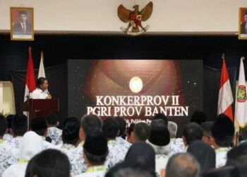 Pj Gubernur Banten Al Muktabar, mendorong Persatuan Guru Republik Indonesia (PGRI) turut berperan dalam meningkatkan kualitas mutu Pendidikan di Provinsi Banten. (ISTIMEWA)