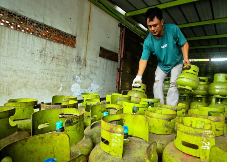Foto Rencana Pembelian Gas Elpiji Subsidi Menggunakan KTP