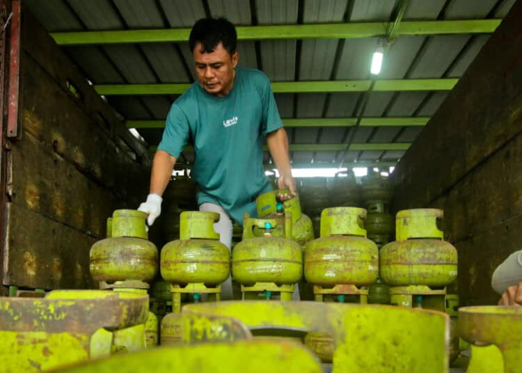 Foto Rencana Pembelian Gas Elpiji Subsidi Menggunakan KTP
