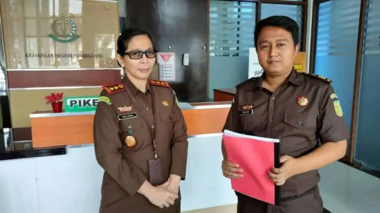 Helena Octavianne, Kajari Pandeglang, saat memberikan keterangan. (ISTIMEWA)