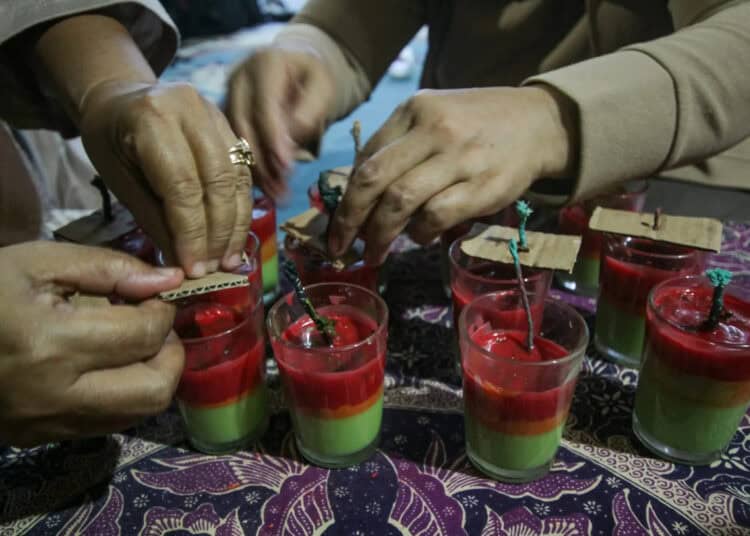 Foto Produksi Lilin Aroma Terapi Berbahan Minyak Jelantah