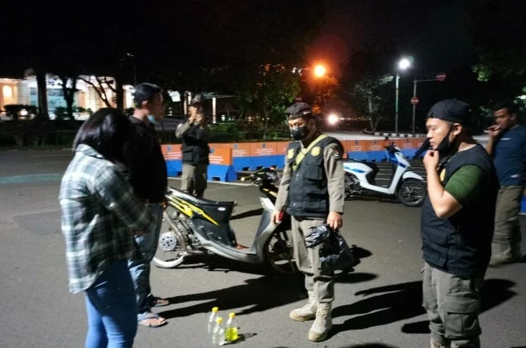 Satpol PP Razia Miras di Kawasan Puspemkab Tangerang