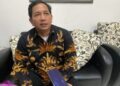 Kepala DPMPD Pandeglang ketika diwawancarai terkait Pilkades Serentak, Jumat (20/1). (NIPAL/SATELITNEWS)