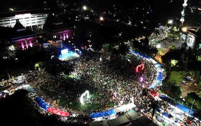 Ribuan Masyarakat Kota Tangerang Antusias Rayakan Pergantian Tahun