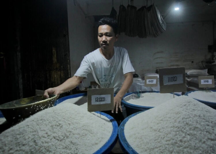 Foto Pedagang Beras di Pasar Anyar saat Harga Naik