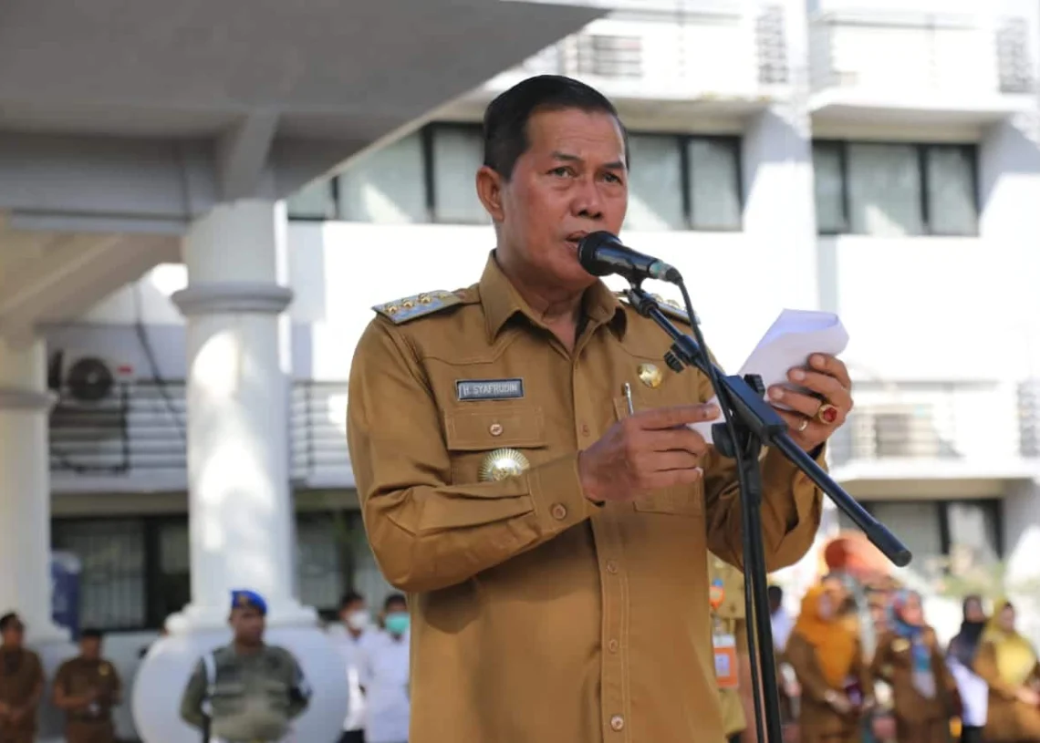 Wali Kota Serang, Syafruddin, saat menyampaikan sambutan di acara Upacara Hari Kesadaran Nasional tingkat Kota Serang, Senin (20/2/2023). (LUTHFI/SATELITNEWS.COM)
