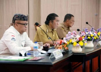 PJ Gubernur Banten Al Muktabar, mengikuti Rakor Inflasi, Senin (27/2/2023). (LUTHFI/SATELITNEWS.COM)