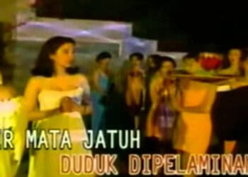 Lirik Lagu Tenda Biru - Desy Ratnasari