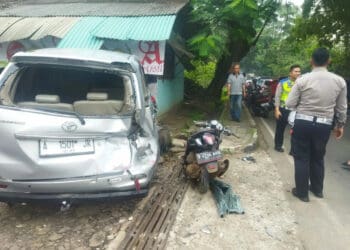 LAKA LANTAS - Kondisi kendaraan usai terjadi kecelakaan, di Jalan Pandeglang - Labuan, tepatnya di Gardu Tanjak, Kecamatan Pandeglang, Selasa (14/3/2023) sore. (ISTIMEWA)