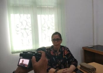 Kajari Pandeglang, Helena Octaviane, saat di wawancara wartawan, di Posko Perempuan dan Anak Kejari Pandeglang, Jumat (24/3/2023). (ISTIMEWA)