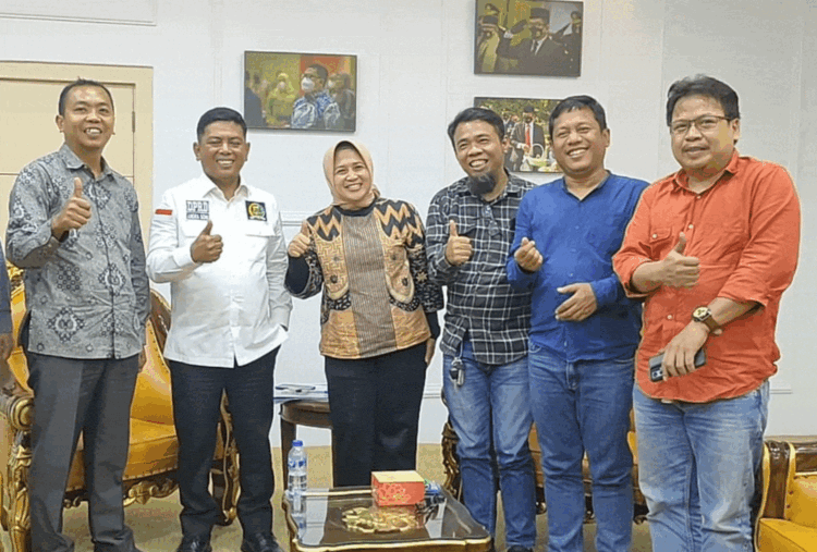 Cita-cita jadi Wartawan, Sempat Produktif Menulis Cerpen dan Puisi