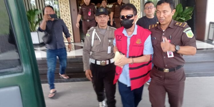 Salah satu petinggi Bank Banten, kembali ditahan oleh Kejati Banten. (ISTIMEWA)