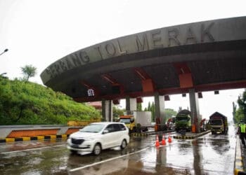 Pengelola jalan tol Tangerang - Merak, PT Astra Toll Road, memberikan diskon sebesar 20 persen bagi para pengguna kendaraan semua golongan. Diskon itu, sebagai salah satu upaya pelayanan yang dilakukannya pada arus mudik dan balik lebaran Idul Fitri 1444 Hijriyah. (ISTIMEWA)