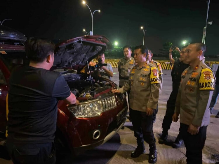 Mobil Mogok di Pelabuhan Merak, Pengemudi Ini Tak Menyangka Dibantu Kapolda Banten