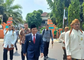 Pj Gubernur Banten, Al Muktabar menghadiri HUT Kota Cilegon. (ISTIMEWA)