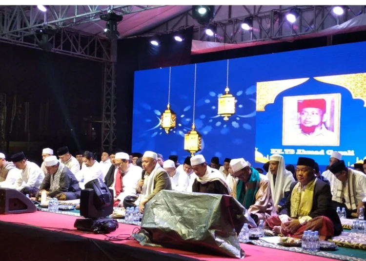 Ratusan Ulama dan Kyai hadiri acara Haul Akbar, Sabtu (1/4/2023). (MARDIANA/SATELITNEWS.COM)