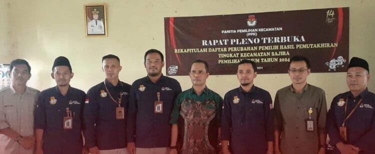 MONITORING: KPU Banten melakukan monitoring pelaksanaan Rapat Pleno Rekapitulasi Daftar Pemilih Hasil Pemutakhiran Tingkat Kecamatan Pemilu 2024 di 8 kabupaten/ kota. (ISTIMEWA)