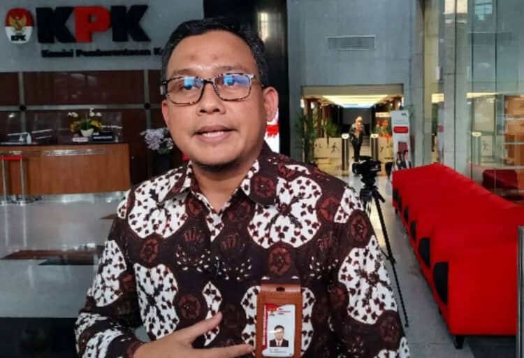 Bupati Meranti Terkena Operasi Tangkap Tangan, KPK Amankan 25 Orang
