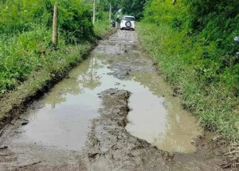 Jalan Desa Laban yang rusak, sebagai akses petani, akan segera dibangun. (ISTIMEWA)