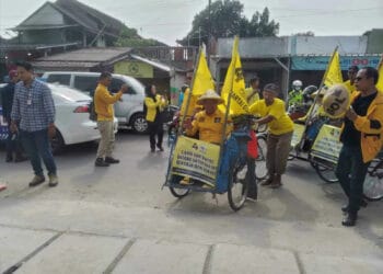 Partai Golkar Kabupaten Serang, daftarkan 100 Bacaleg ke KPU, Minggu (14/5/2023). (SIDIK/SATELITNEWS.COM)