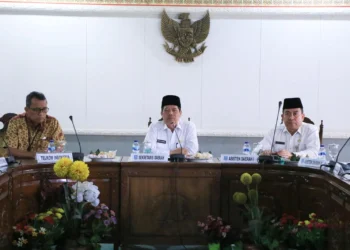 Sekda Kabupaten Serang Tb. Entus Mahmud Sahiri, pimpin rapat koordinasi, Rabu (24/5/2023). (ISTIMEWA)