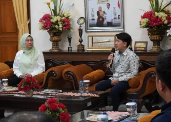 Bupati Irna, sedang menerima pihak PT SMF BUMN, di Pendopo Bupati Pandeglang, Selasa (30/5/2023). (ISTIMEWA)