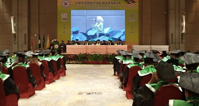 Wisuda Universitas Raharja Tangerang, Rektor: Hasil Survei, Pengangguran Alumni Kita Terendah