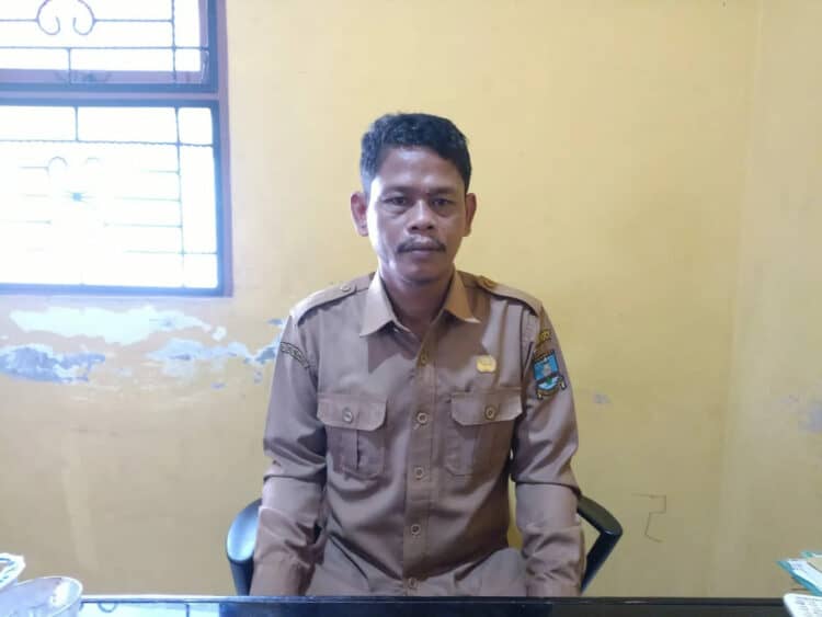 Kades Bojong Pandan, Kecamatan Tunjung Teja, Kabupaten Serang, Hulman. (SIDIK/SATELITNEWS.COM)