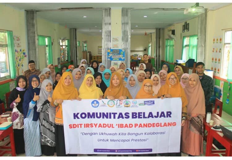 SDIT Irsyadul 'Ibad menggelar Kompetensi guru, melalui Komunitas Belajar. (ISTIMEWA)
