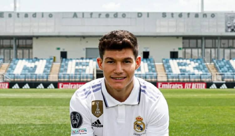 Real Madrid Rekrut Bek Kiri