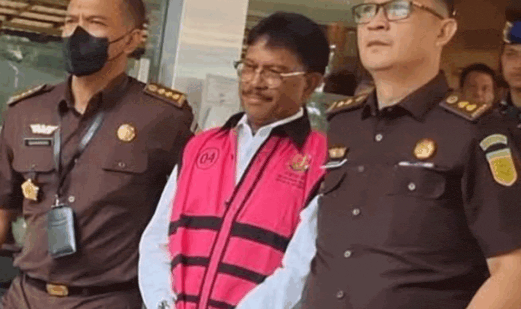 Johnny G Plate dkk. Didakwa Rugikan Negara 8 Triliun Rupiah