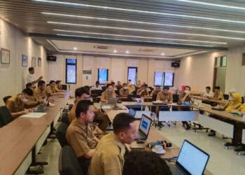 RAPAT: Situasi dalam rapat evaluasi smart city di Ruang Rapat Bappeda Kabupaten Tangerang, Pusat Pemerintahan Kabupaten Tangerang, Tigaraksa, Senin (12/6). (ISTIMEWA)