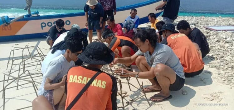 Basarnas dan Komunitas Mahasiswa Banten, transplantasi Terumbu Karang di Pulau Badul, Kabupaten Pandeglang. (ISTIMEWA)