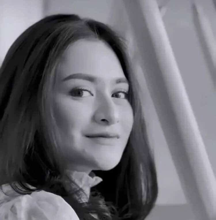 Unggah Video Lepas Hijab, Nathalie Holscher Dapat Hujatan