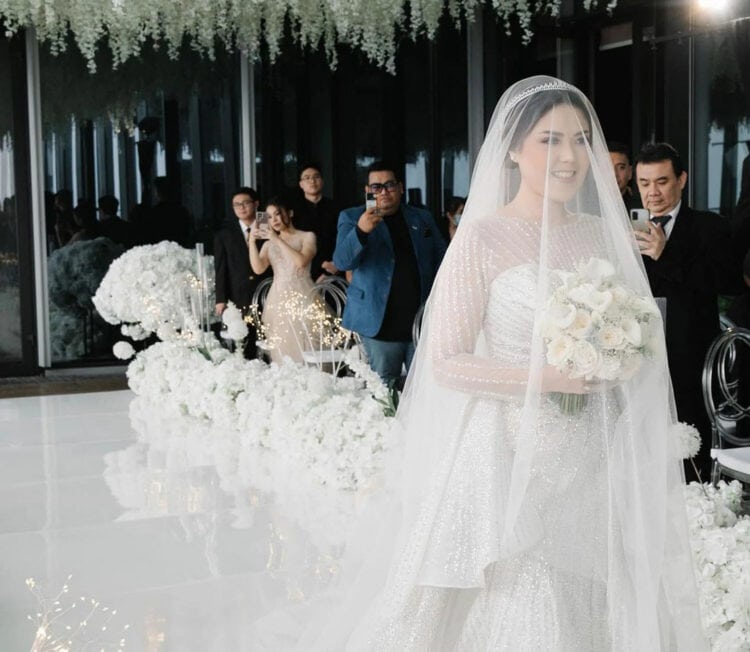 Terkesan Diam-diam, Tina Toon Ungkap Sudah Nikah di Bulan Juni