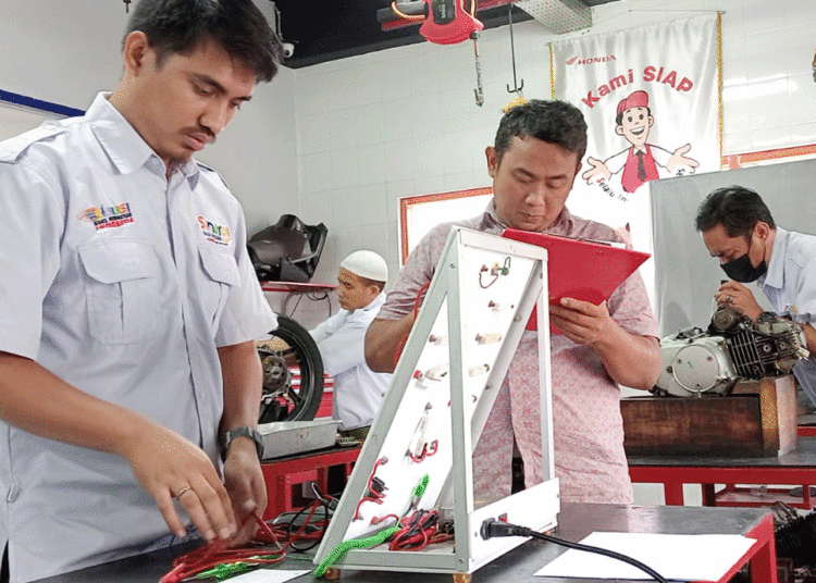 32 Guru SMK Jakarta-Tangerang Ikuti Uji Kompetensi di Wahana